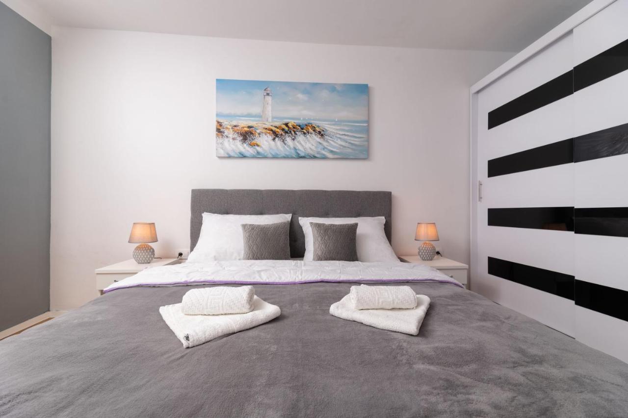 Apartments Vugrin Шіло Екстер'єр фото